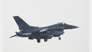 군산 직도 인근서 주한미군 F-16 추락…조종사 탈출 성공