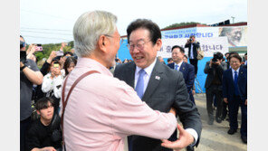 이재명, 피습으로 연기된 문 전 대통령 예방 2월4일 추진