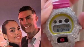 “장난감 아냐?” 호날두가 여친 생일에 선물한 시계 가격 보니…