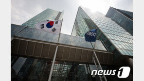 최정우 회장이 후추위 개입?…포스코 “회의장 간 적 없어”