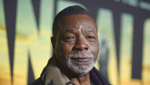 ‘록키’ 칼 웨더스 별세…향년 76