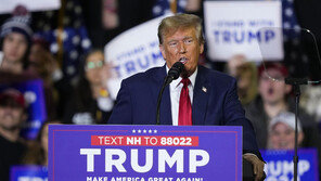 트럼프 “파월 연준 의장 정치적…재집권하면 교체”