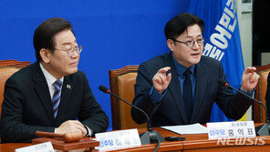 홍익표 “5·18 정신 수록하는 개헌 논의 당장 시작하자…4월 국민투표”