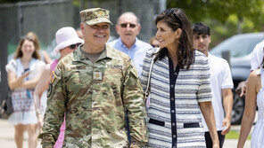 1.3만km 떨어진 곳에서 ‘원격 외조’하는 마이클 헤일리