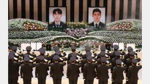 “그곳에선 뜨겁지 않길”…순직 소방관 분향소에 놓인 ‘아이스커피’ 두잔