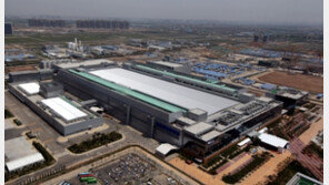 “탈중국 압박 다시 수면 위로”…삼성·SK, 고민 커진다