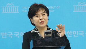 윤희숙, 임종석 겨냥 “586운동권 시대 못 따라가…허세 안통해”