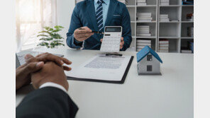 직장인 82% “연봉 협상 아닌 통보…물가 상승률 못미쳐”