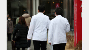 전공의 사직서 수리 금지령…정부 명령 어기면 의사면허 박탈되나