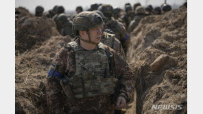 우크라 새 총사령관 “최우선 목표는 최전방 병력 순환과 첨단무기”