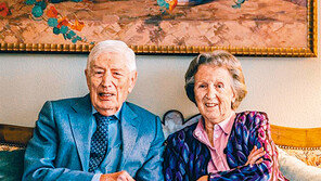 네덜란드 前총리, ‘70년 해로’ 아내와 동반 안락사