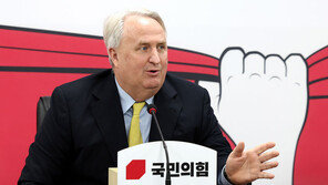 여당, 인요한 전 혁신위원장 종로 배치 검토