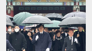 광주 찾은 조국 “예전의 조국으로 돌아갈 다리 불살랐다”