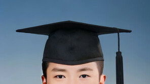 ‘서울의 봄’ 정선엽 병장, 44년만에 조선대 명예졸업장…‘12·12’ 당시 전사