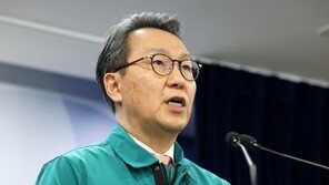 복지부 “젊은 의사에 투쟁 부추기지 말라”…집단행동 자제 촉구