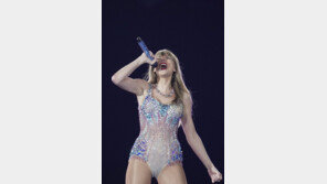 테일러 스위프트, 멜버른 공연 9만6천명 운집…1회 공연 자체 최다관객