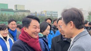 ‘명룡대전’ 이재명·원희룡, 인천 계양 행사장서 만났다