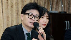 한동훈 “야 비례정당 뒷거래 난무…조국 병립형서 3% 어떻게 넘나”