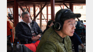 넷플릭스 CEO가 8개월 만에 다시 韓 찾은 진짜 이유 있나