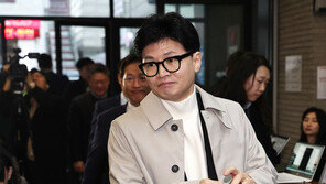 한동훈 “조국, 전두환 특혜 6개월 복무 ‘석사장교’…운동권 맞는가”