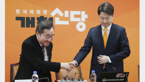 선거정책 결정권 이준석 위임…이낙연측, 전두환 같다 ‘반발’