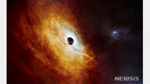 천문학자들, 태양의 500조배 밝은 우주 천체 발견…블랙홀도 보유