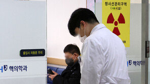 “수술 건수 3분의 1 토막…응급실에 간호사뿐”