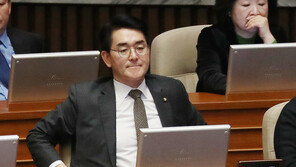 박용진 “공관위원장 ‘난 잘 모른다 그냥 통보만, 당신 하위 10%’…헛웃음만”