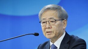 “원로마저 ‘이재명 사천’ 들러리” 비판에… 野공관위원장 “모두 제 책임”