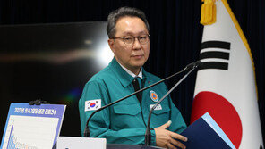 복지부 차관 vs 의협 비대위장 TV토론 빅뱅…해법 찾을까