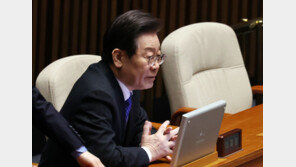 ‘찐명’ 수도권서 먹힐까…현역과 1대1 지방선 ‘승리’