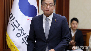 기재부, 과장급 역대 최대 85% 교체…여성·주무관 출신 인재 확대