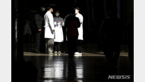 의협 “수가는 묶어두고 의사만 늘리면 ‘재정폭탄’ 올 것”