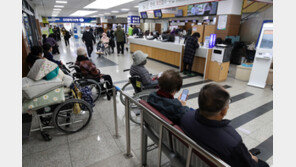 3월에 진짜 ‘의료대란’…레지던트 ‘졸국’·인턴 임용포기