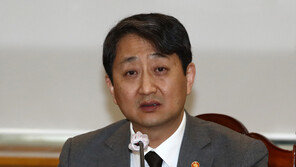 안덕근 산업장관 “안정적 전력 공급, 탄소중립 위해 원전 확대”