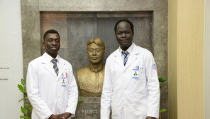 한국 의사된 ‘울지마 톤즈’ 두 청년의 울림…“아픈 동포 곁으로 가겠다”