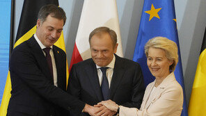 EU, 새 정부 들어선 폴란드에 동결 200조원 방출 ‘선물’