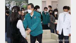 한 총리 “83세 어르신, 대형병원 거절에 군병원서 간신히 수술…의료진에 감사”