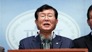 ‘하위10%’ 설훈 “출마할 것…민주당은 불가능” 탈당 재확인