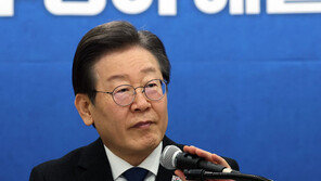 이재명 재판 ‘위증 혐의’ 前 성남시장 비서 “중압감 느꼈다”