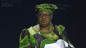 WTO 수장, 트럼프 ‘보호무역’ 겨냥 비판…“다자주의는 공공재”