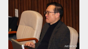 홍영표도 탈당 가능성 시사…“아무 이유없이 배제한다면 용납 못해”