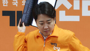 이준석 “한동훈 ‘특별당비’ 억지 짜내…위성정당 보조금 반환부터”
