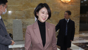 배현진 의원 습격 중학생 불구속 송치…경찰 “미성년자 고려”