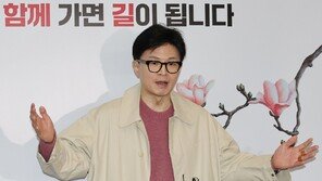 與 위성정당에 ‘공관위원 꿔주기’, 겸직 논란…“한동훈 모순” 비판