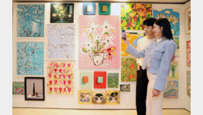 백화점에 ‘예술 꽃’ 피었네 