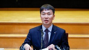 이복현 “홍콩 ELS 사태, 피해 보상하되 ‘자기책임 원칙’은 살려”