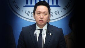 임태훈 컷오프에 시민사회 심사위 10명 전원 사임…“부적격은 차별”