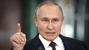 푸틴, 5기 집권 공식화 “강하고 효율적인 러시아 될 것…국방력 강화가 과제”