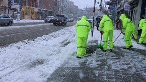 춘분에 강원 산간 25cm 폭설…국도 7호선서 차량 수십 대 고립